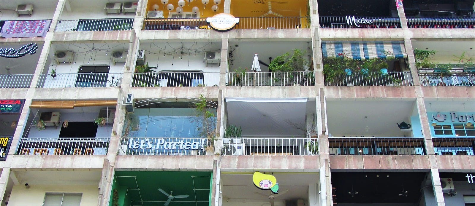 The Cafe Apartment, 42 Nguyen Hue Walking Street, Saigon