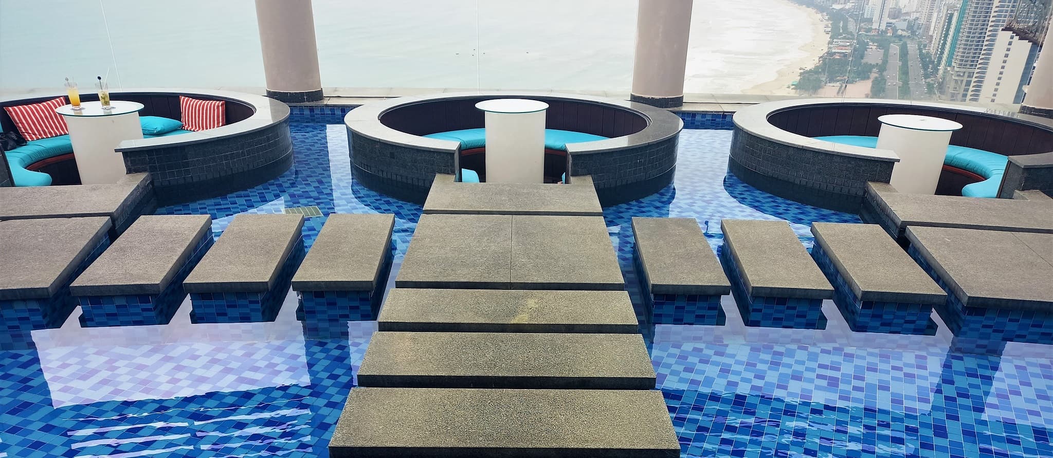 Horizon Rooftop Bar, Four Points by Sheraton-Marriott, Da Nang, Vietnam